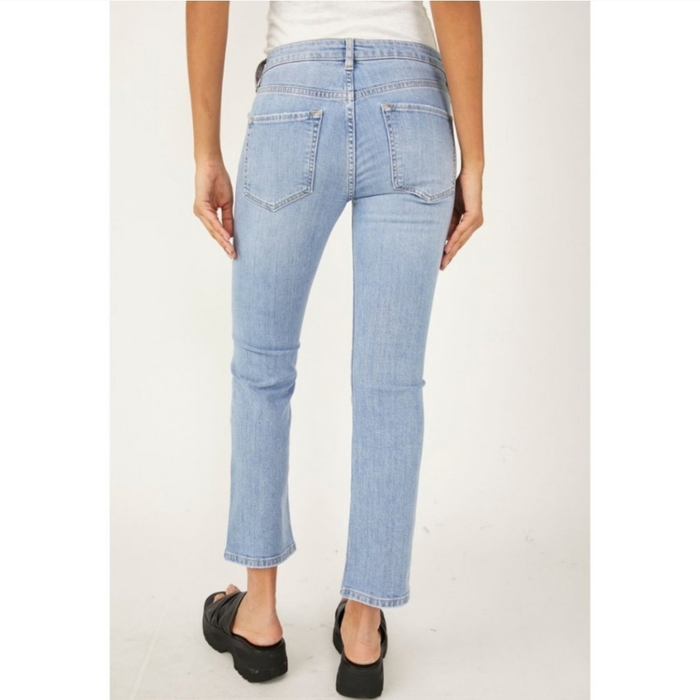 Free People Liv Crop Flare Jeans in Etna Blue Size 30 - Picture 3 of 14